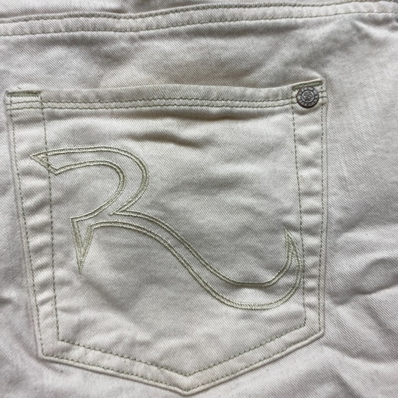 Rock & Republic Shorts Women's 12 White Frayed Hem Denim BONNAROO Stretch Casual - Picture 11 of 16